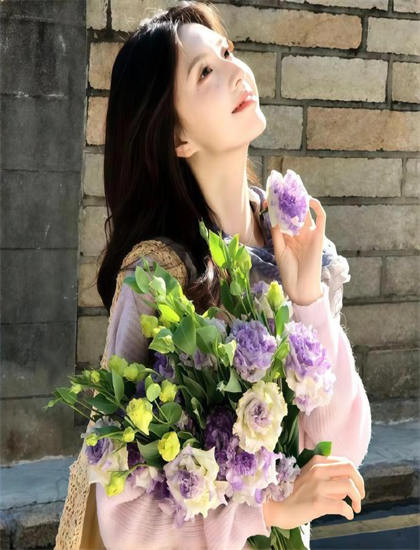 【艺术评论】传记片经典《霍姆斯之雨》的导演风格与创作特点 文化研究者眼中的深度解读