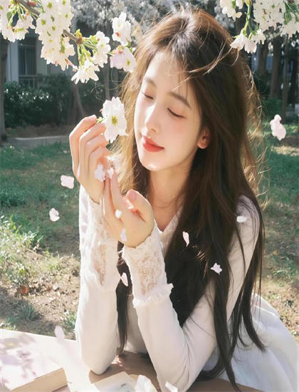 《抽象画中的越南少女》服装道具解析：时代还原与细节设计评价，票房冠军